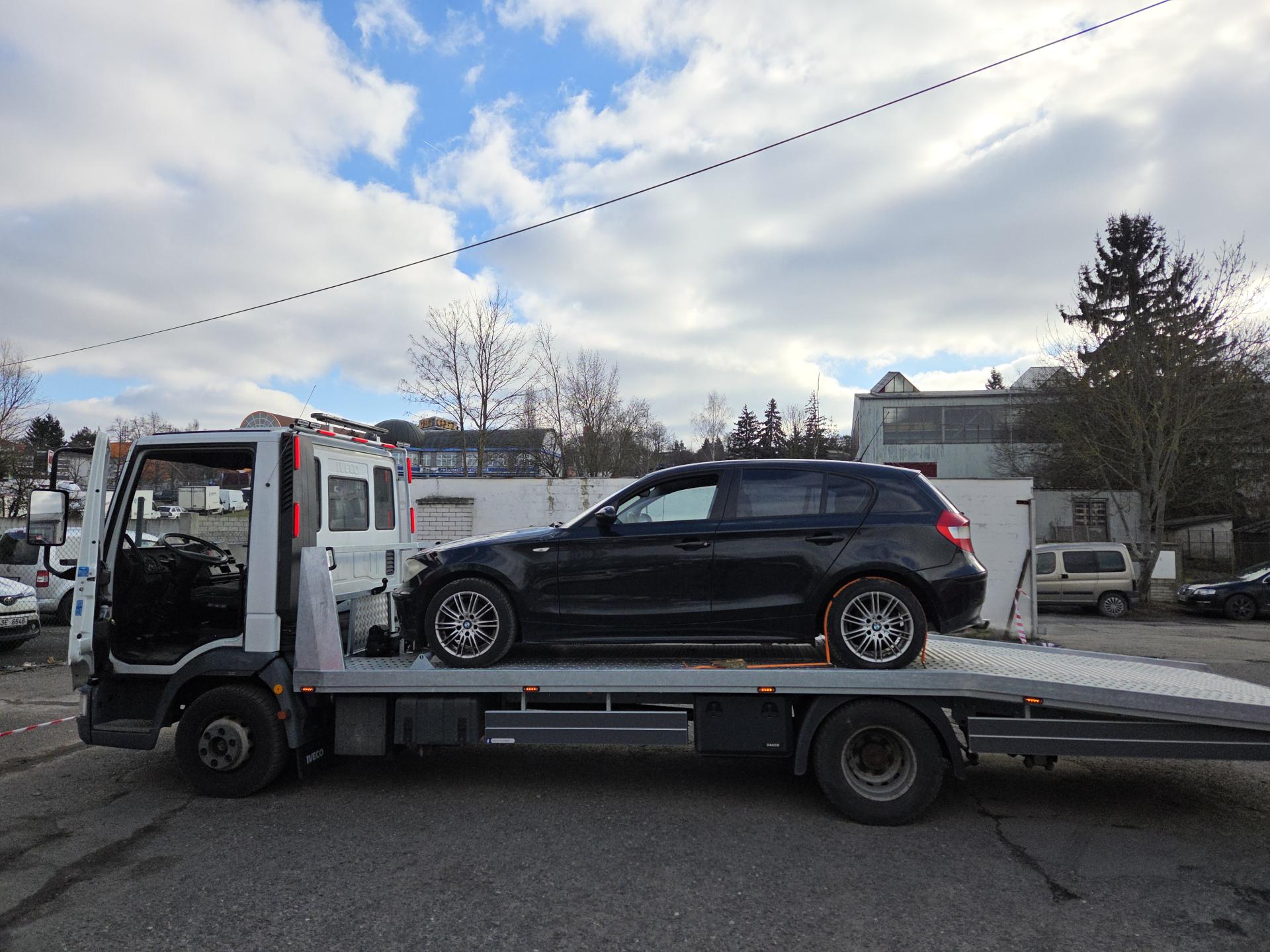 BMW Řada 1 na opravu, nebo díly!