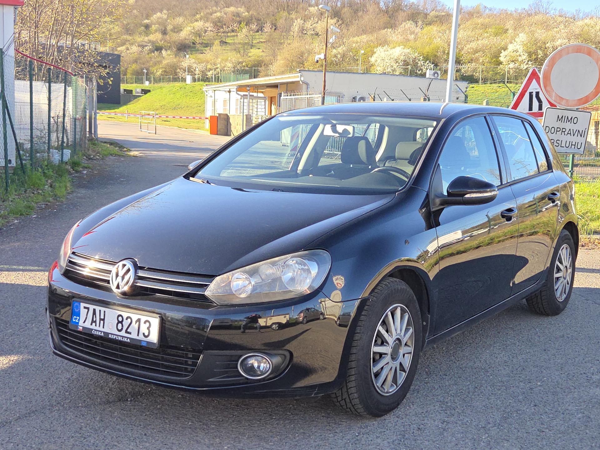 Volkswagen Golf 1,2TSi lze na splátky VŠEM!