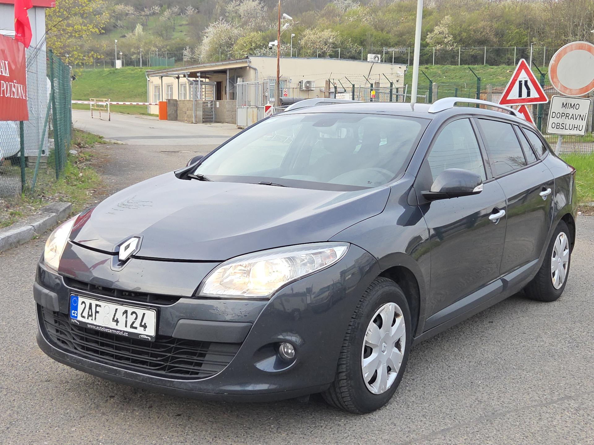 Renault Mégane 1,6i 81kw splátky všem!