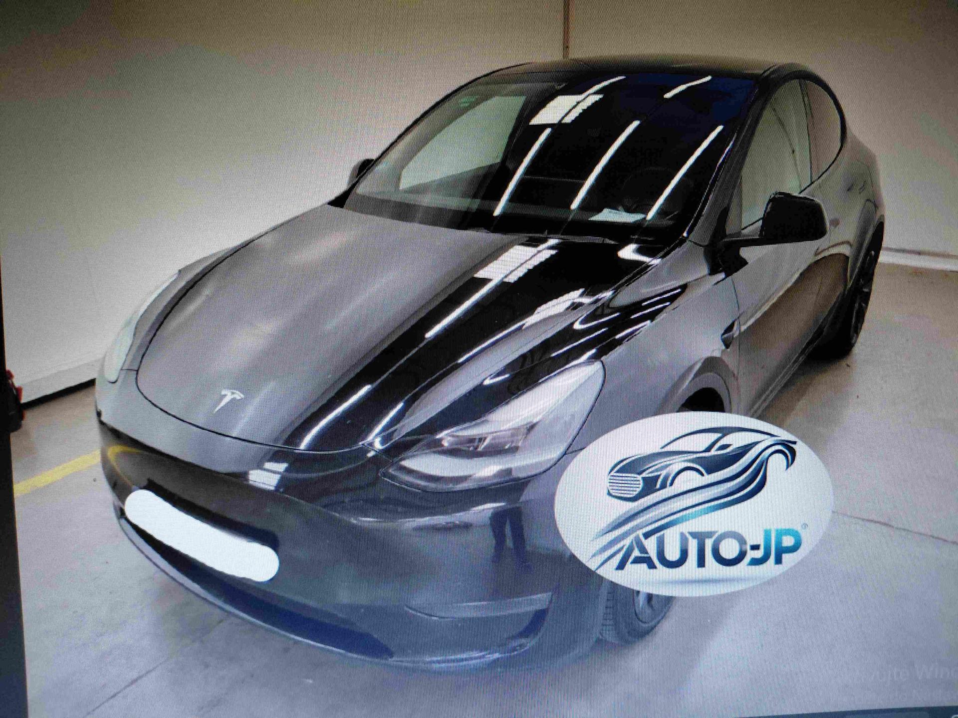 Tesla Model Y AWD Long Range PŘIPRAVUJEME