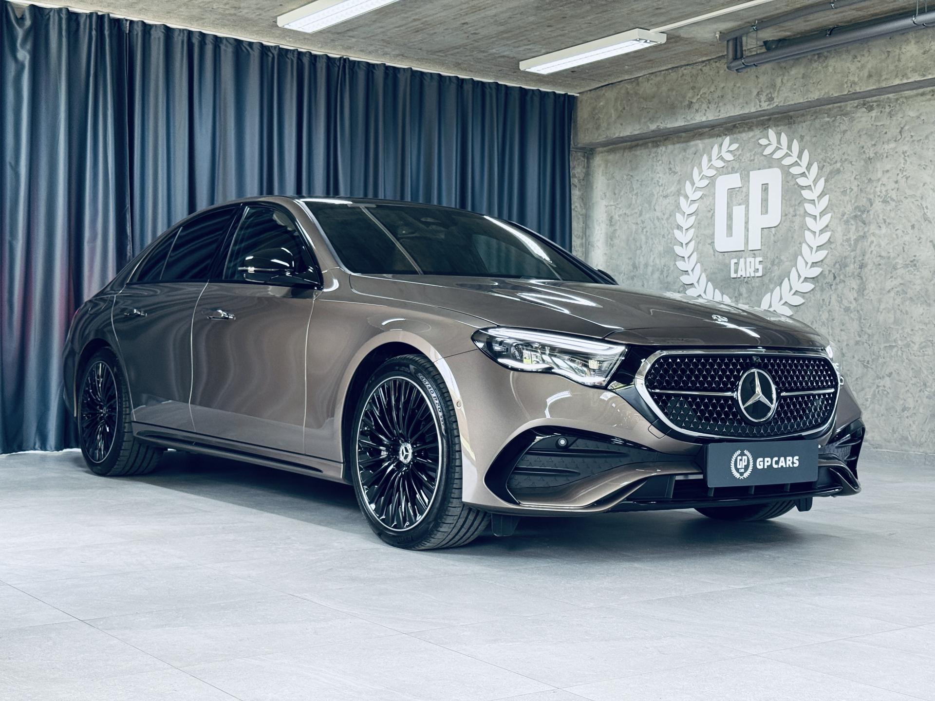 Mercedes-Benz Třídy E 220d*AMG*4M*AIR*HUD