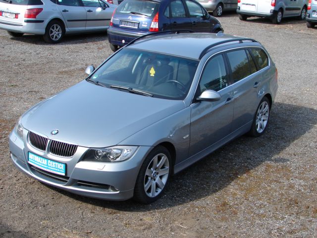 BMW Řada 3 325 xi SERVISKA SUPER STAV