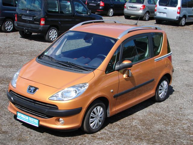 Peugeot 1007 1.4 Sporty PREMIUM VÝBAVA