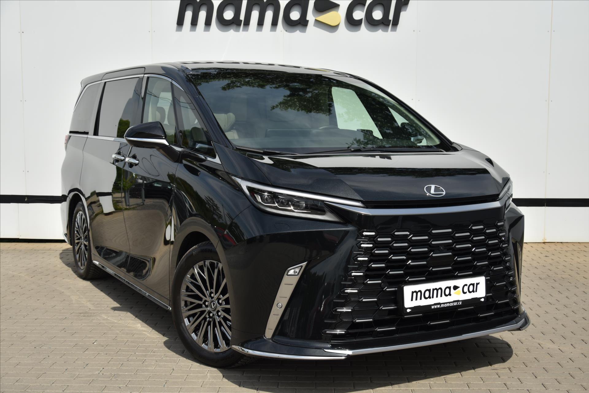 Lexus LM 350h  2.5 HEV LUXURY 7 MÍST ČR