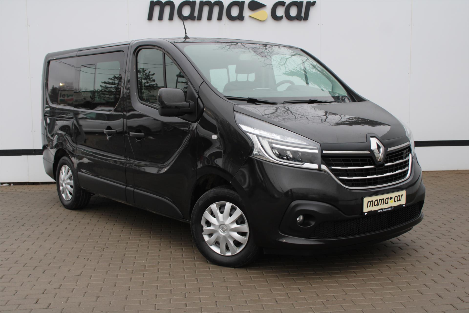 Renault Trafic 2.0 dCi 6 MÍST LED NAVI TAŽNÉ
