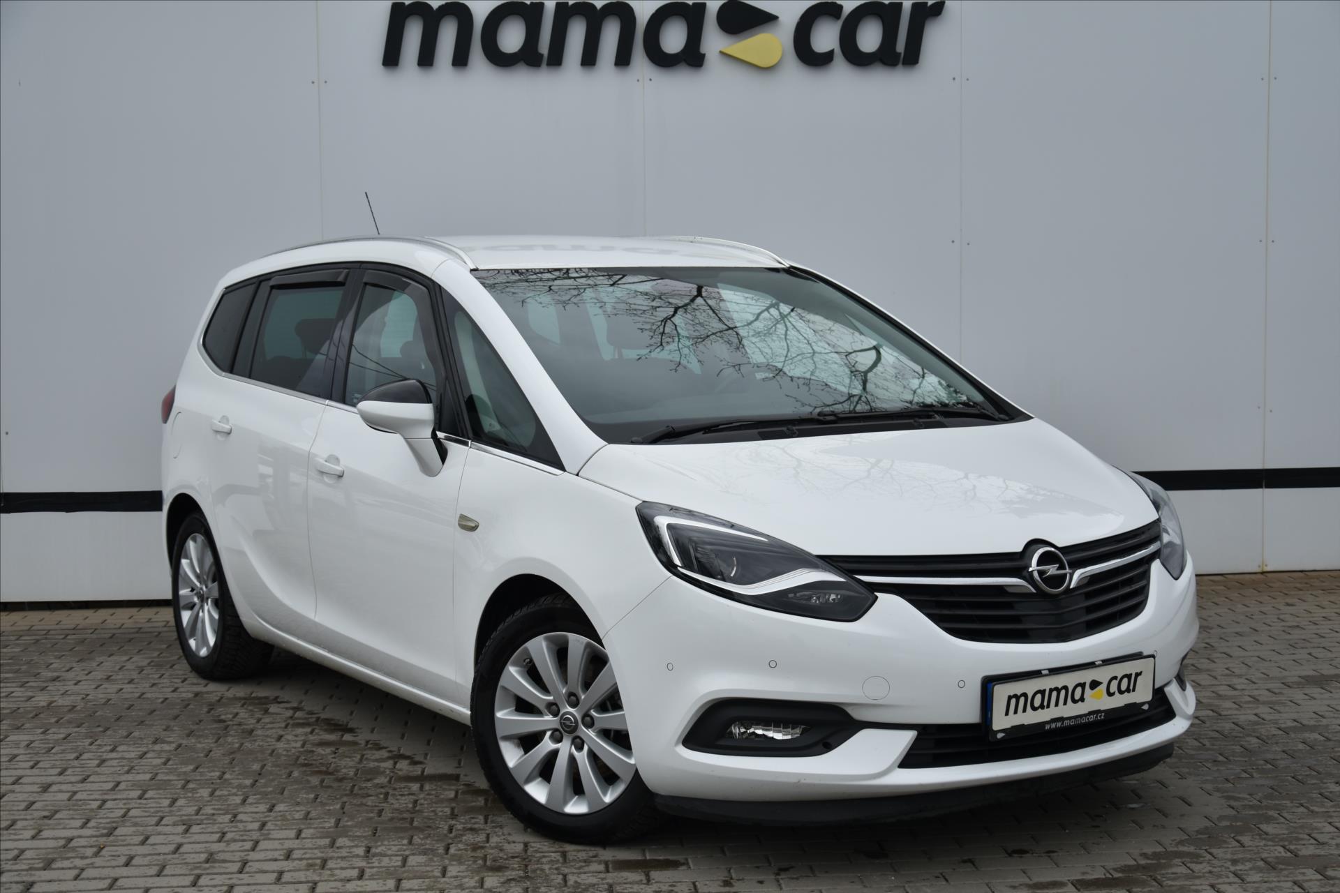 Opel Zafira 2.0CDTi 125kW LED ACC 7MÍST ČR