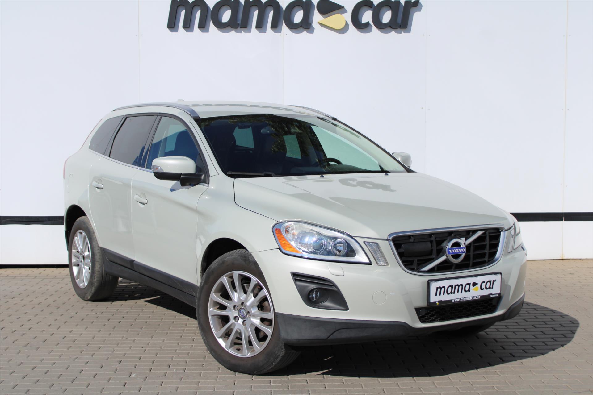 Volvo XC60 3.2i AWD SUMMUM ČR