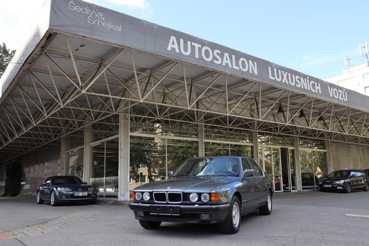 BMW Řada 7 750i V12 E32 220kW