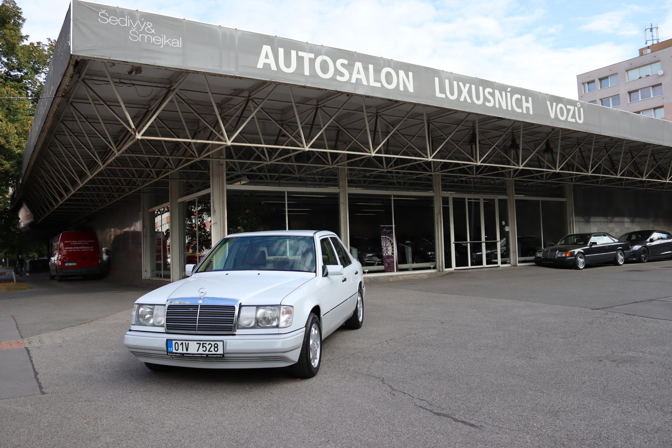 Mercedes-Benz 124 W124 320 E Sedan (1993)