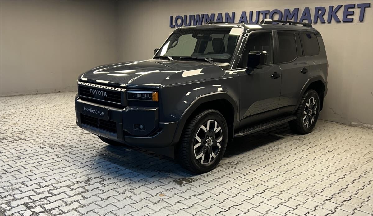 Toyota Land Cruiser 2,8 AT INVINCIBLE