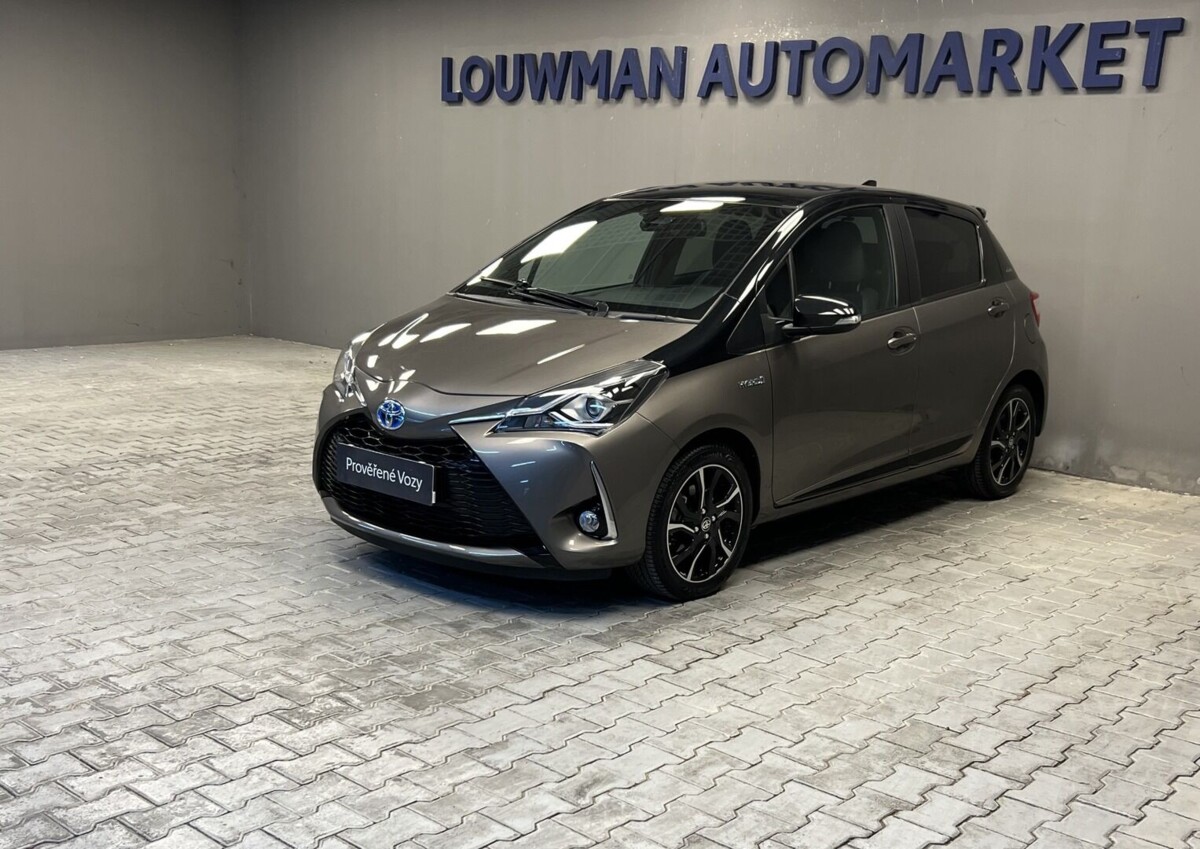 Toyota Yaris 1.5 Hybrid AT SELECTION SMART