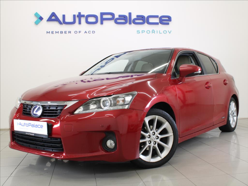 Lexus CT 200h 1,8 Hybrid 100kW 2.majitel.ČR