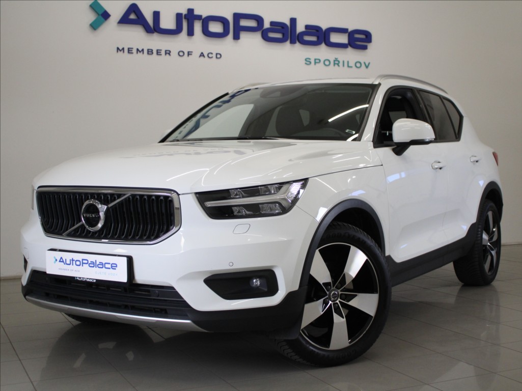 Volvo XC40 2,0 D4 AWD Mom.PRO Pilot Tažné