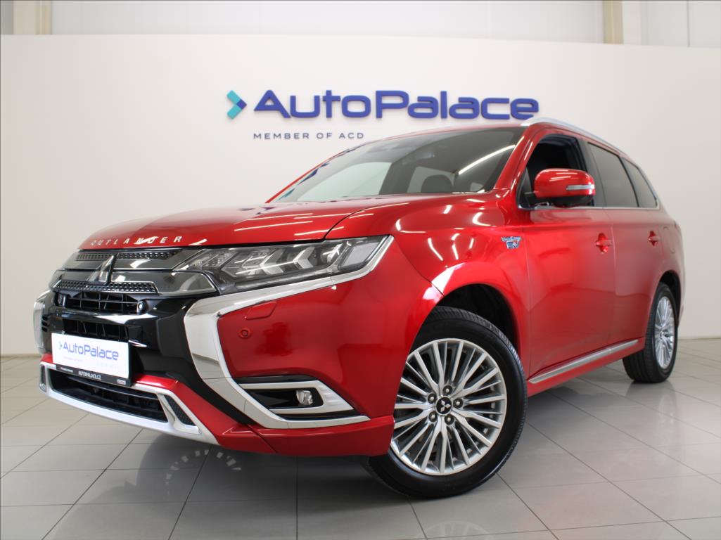 Mitsubishi Outlander 2,4 PHEV INSTYLE Tažné 1.maj Č