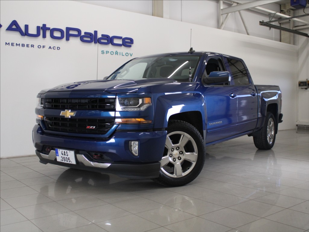 Chevrolet Silverado 5,3 V8 264kW 4x4 Kam Tažné