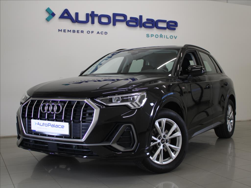 Audi Q3 2,0 TDi S-Line 54tkm. 1.maj.ČR