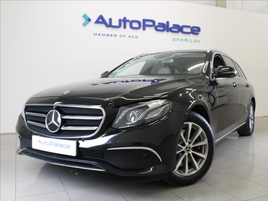 Mercedes-Benz Třídy E E200 4M Burm.Paměť Vzduch 2,