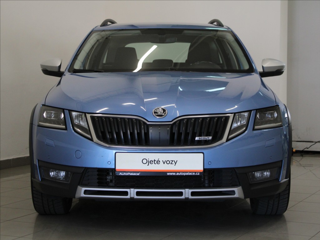 Škoda Octavia 2,0 TDi 135kW 4x4 DSG Scout TZ - foto 2