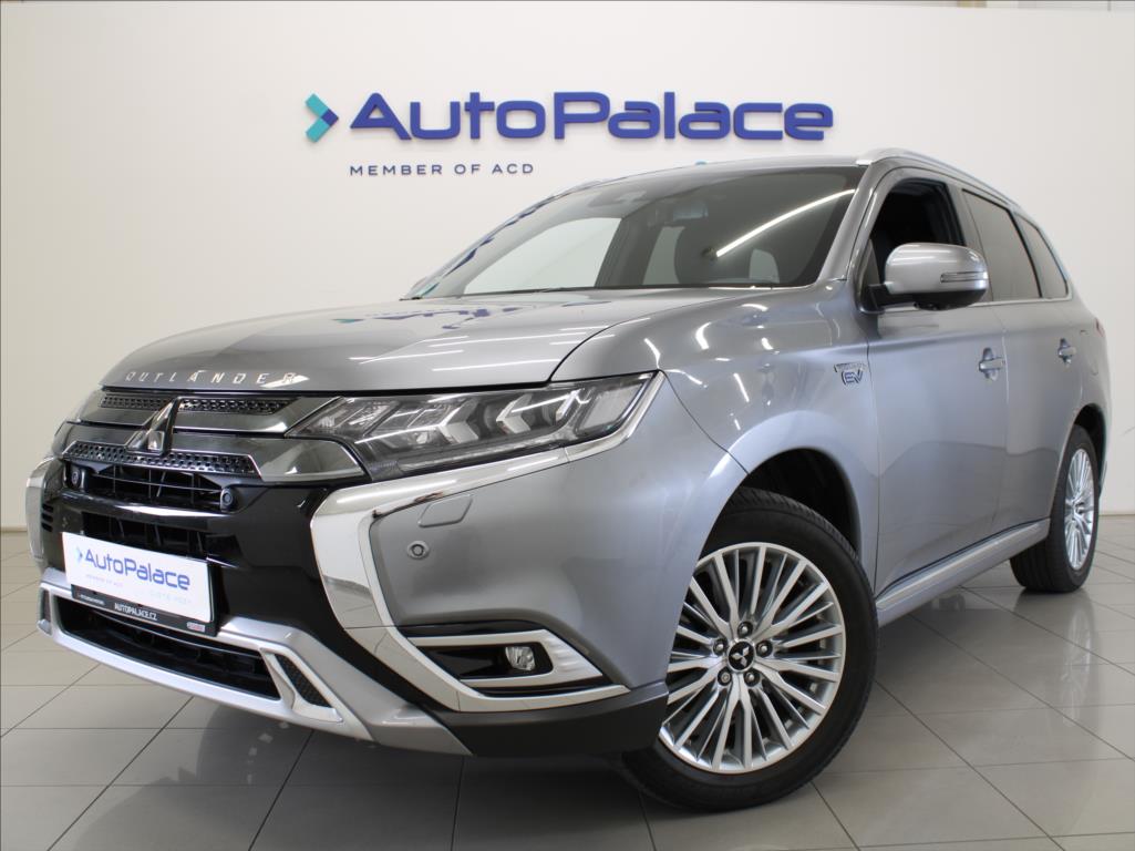 Mitsubishi Outlander 2,4 PHEV 225k. Tažné 1.maj.ČR
