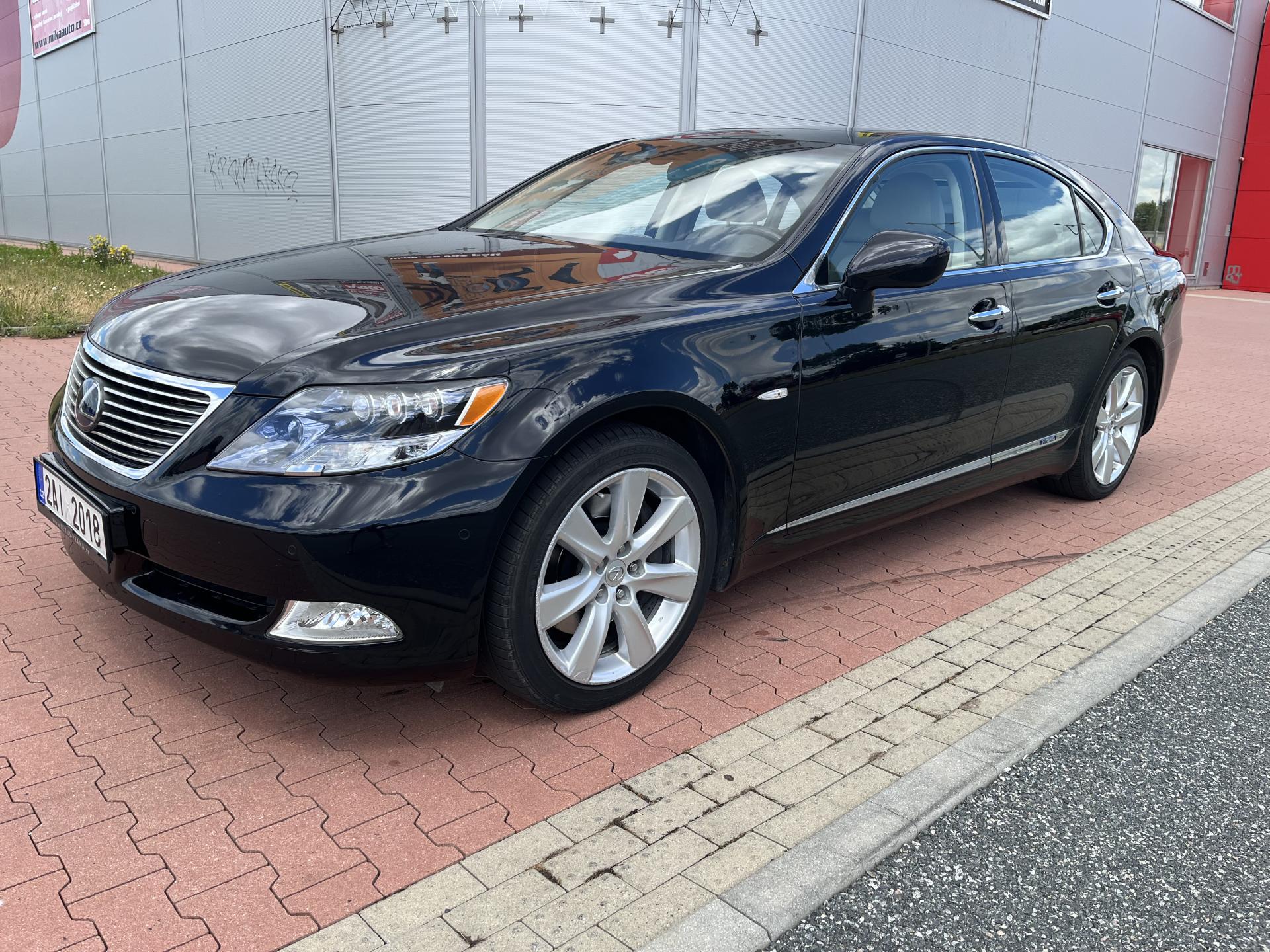 Lexus LS 600h 5.0 V8 Hybrid 1.Majitel ČR