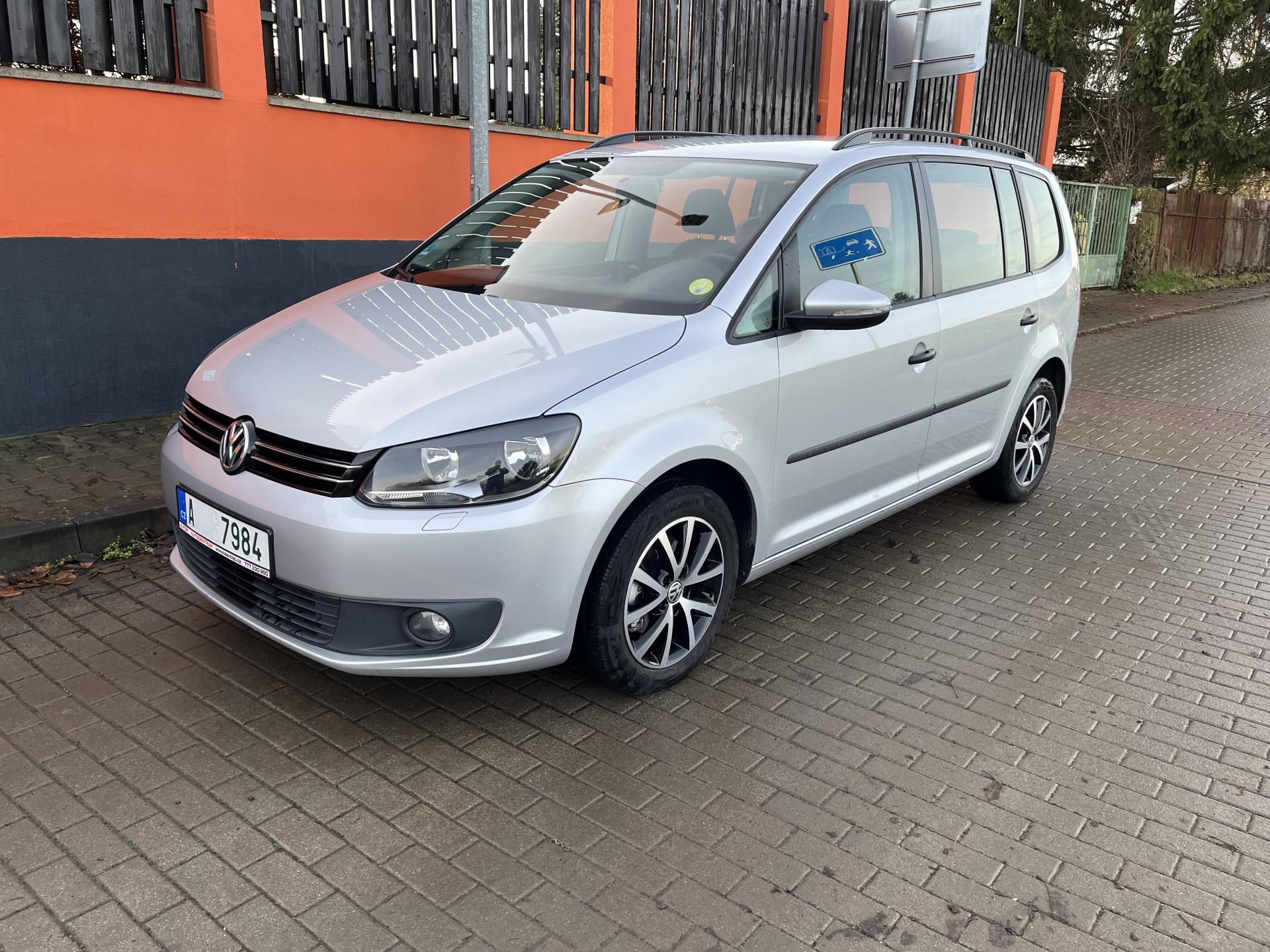 Volkswagen Touran 1.6 TDi DSG Serviska