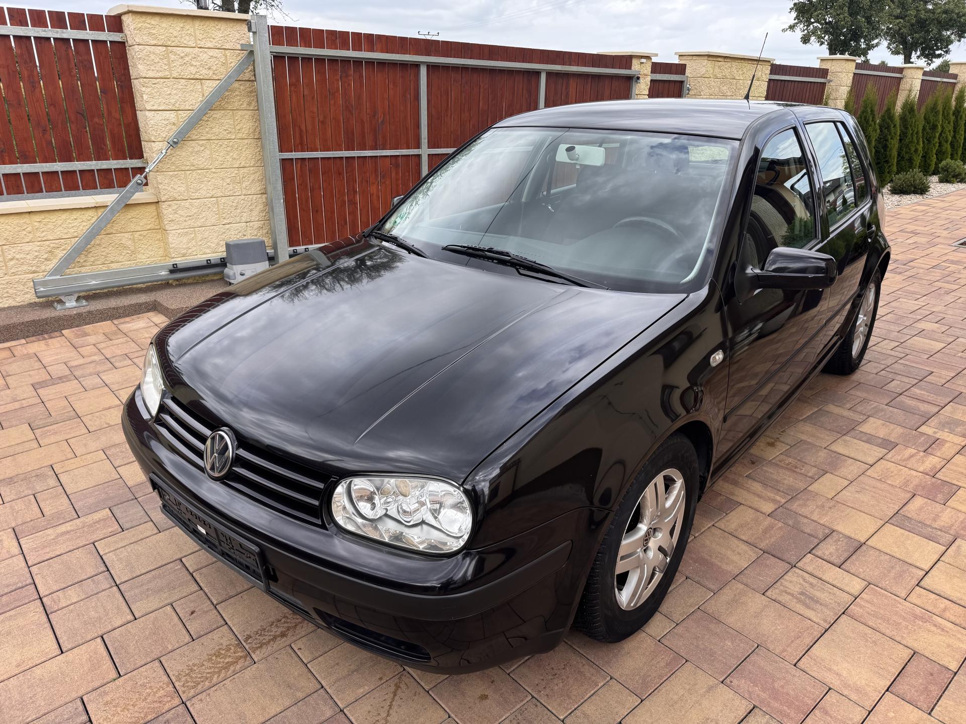 Volkswagen Golf IV 1.4i 55Kw Special - Tažný