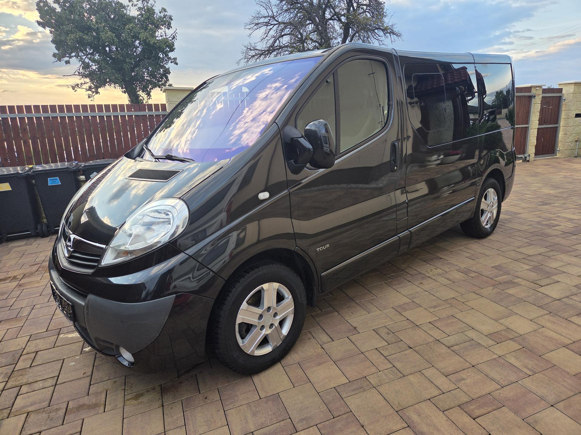 Opel Vivaro 2.0CDTI 84kw Tour Cosmo