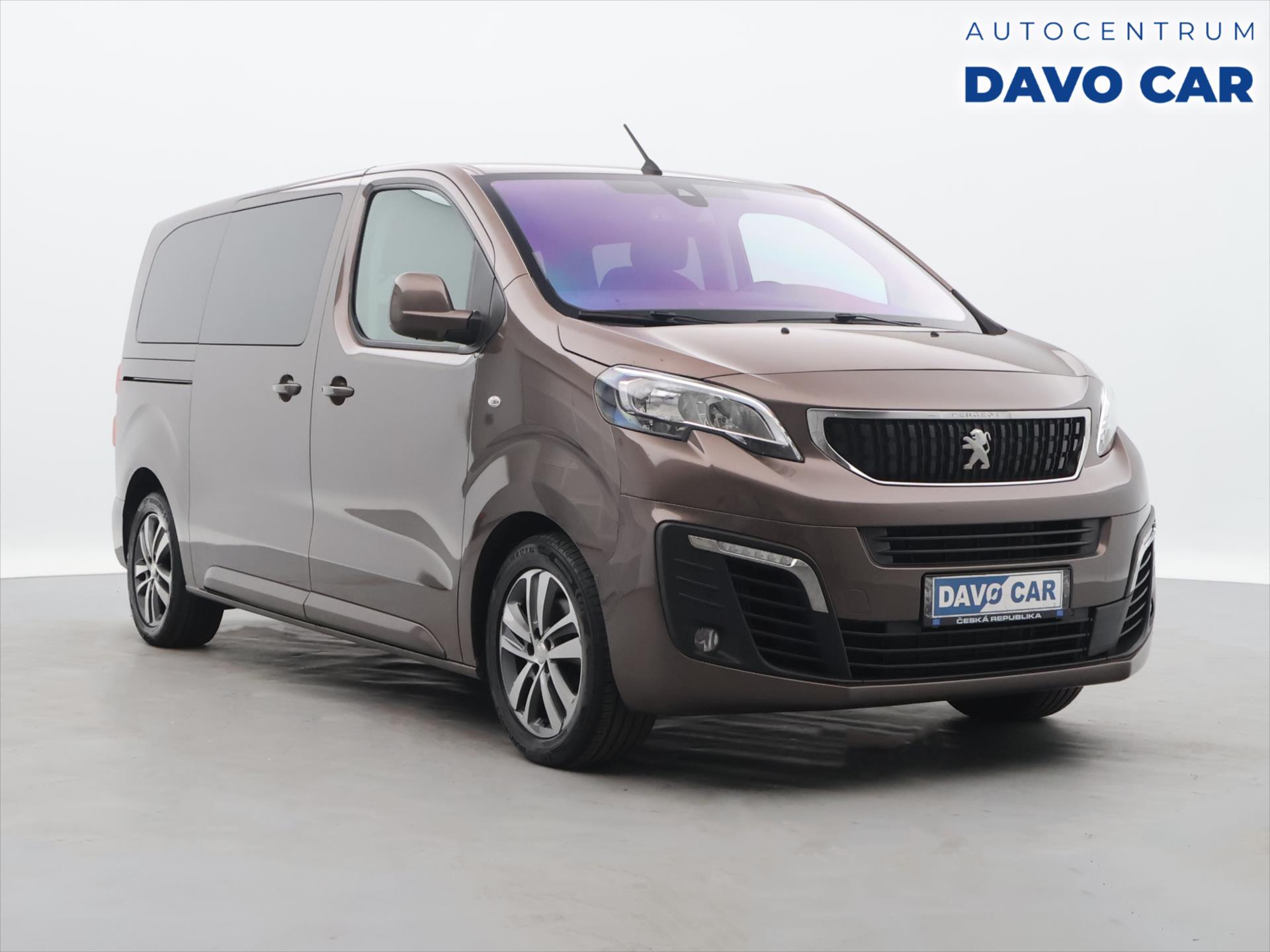 Peugeot Traveller 2,0 BlueHDi 110kW Aut.klima CZ