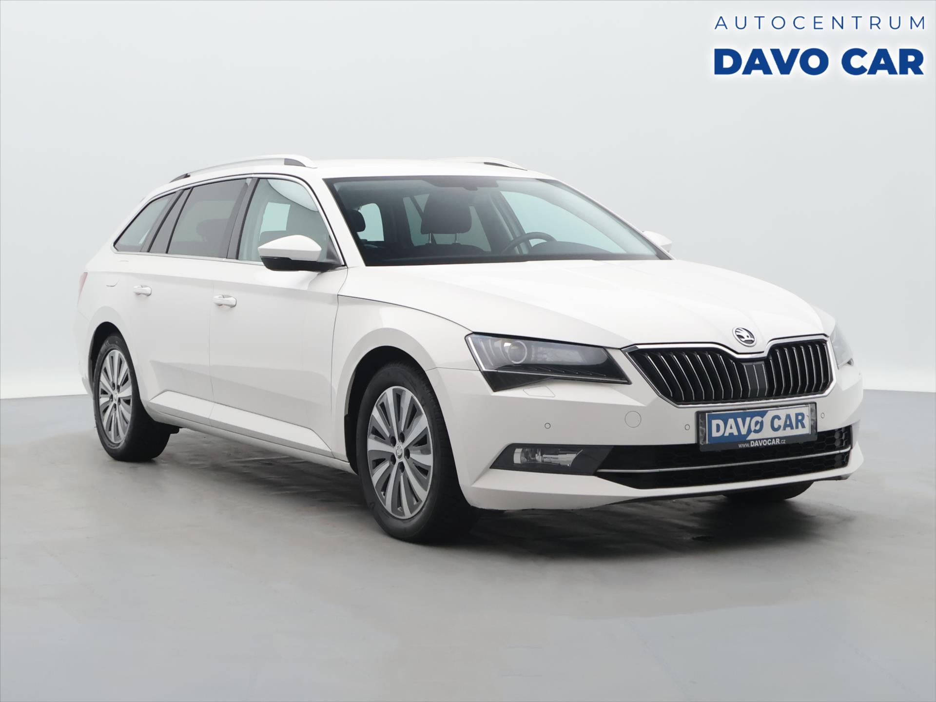 Škoda Superb 1,6 TDI Style 1.maj servis kn.