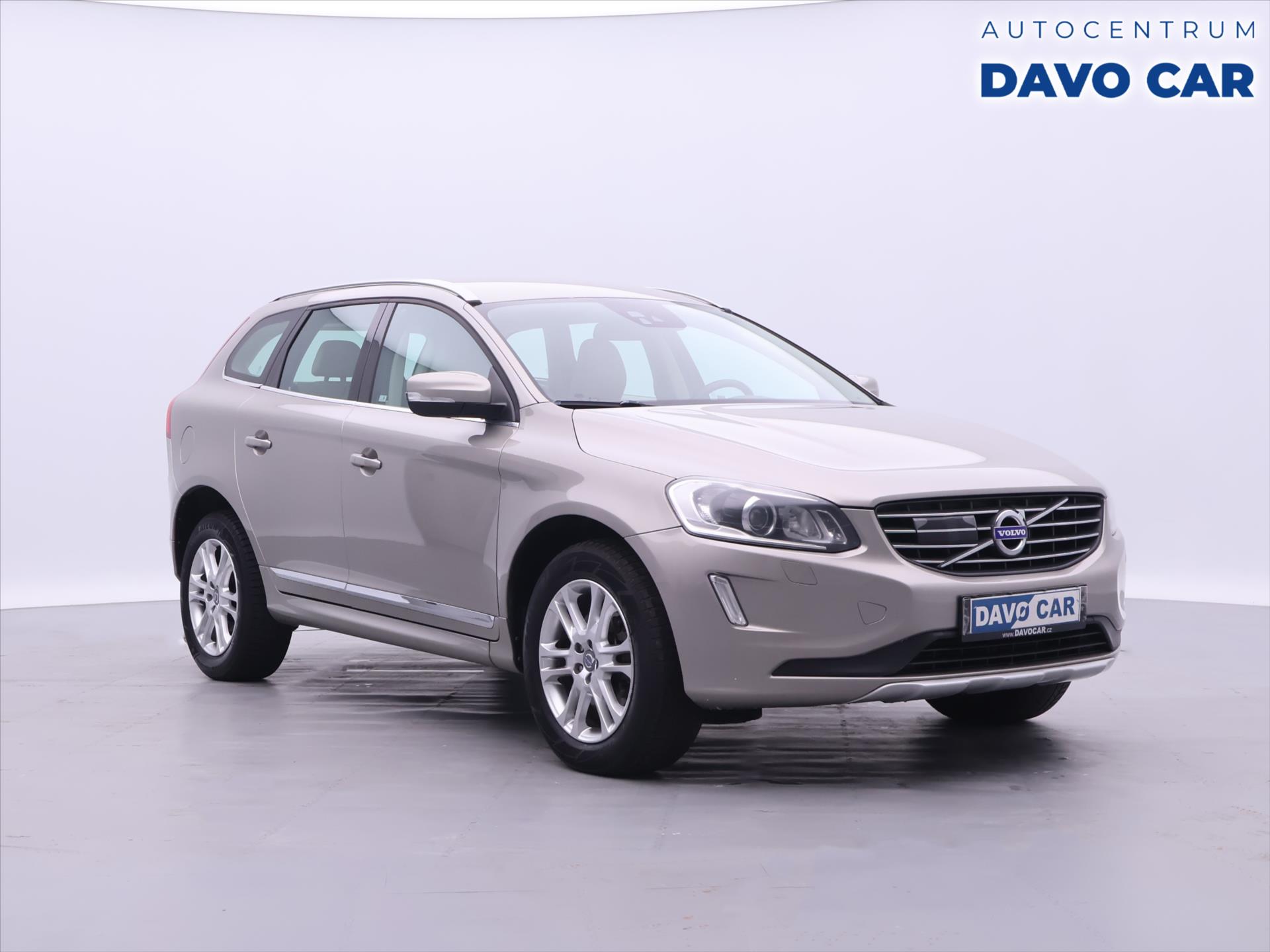 Volvo XC60 2,0 D3 100kW Summum Serv.Kniha