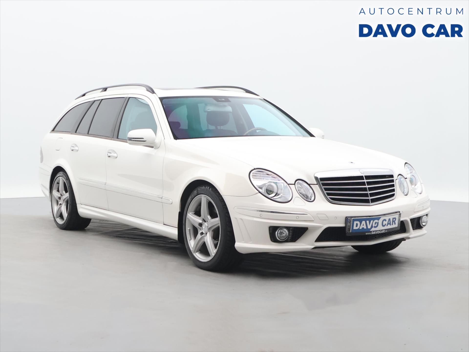 Mercedes-Benz Třídy E 3,2 E320 165kW AMG Paket