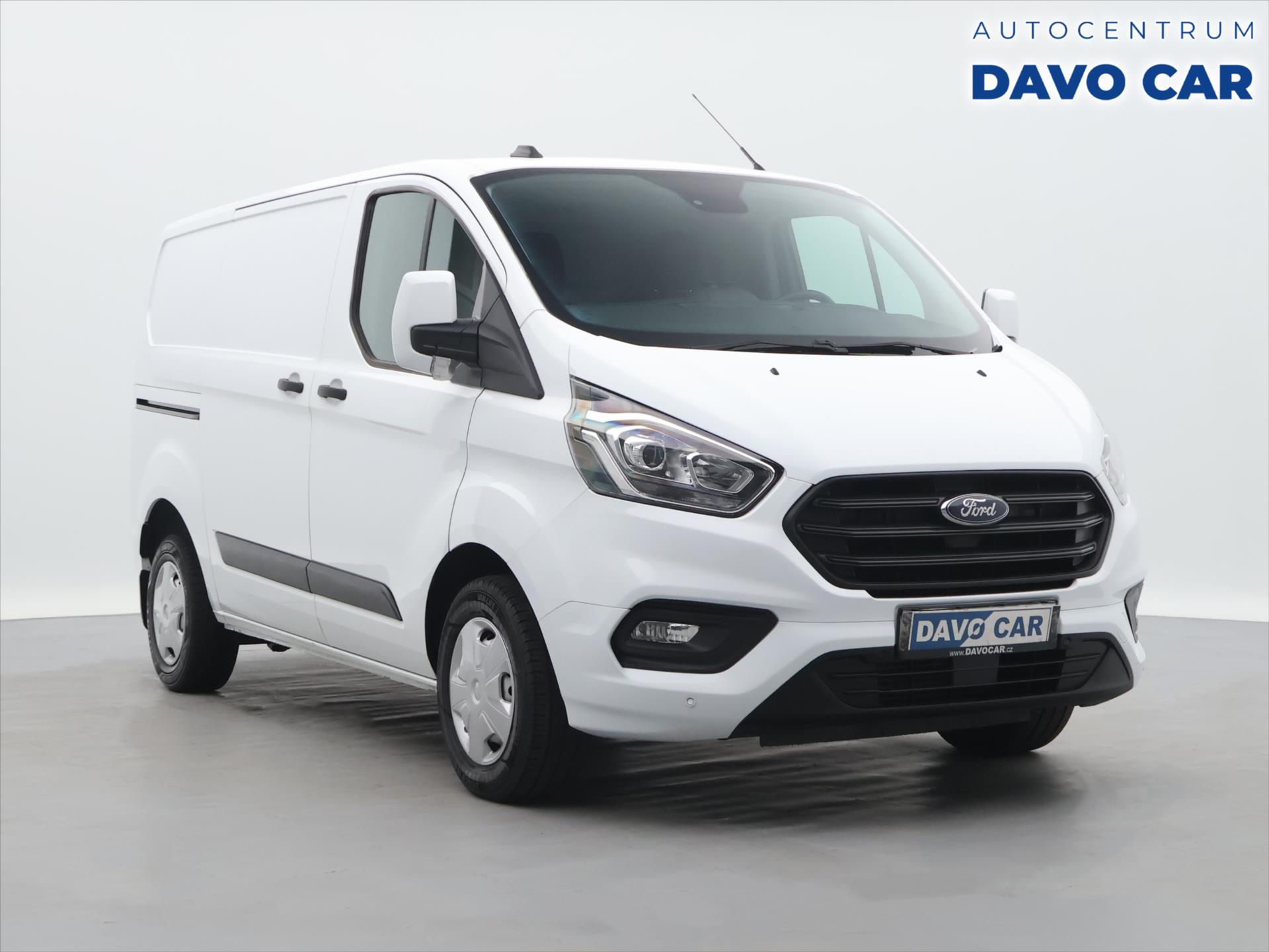 Ford Transit Custom 2,0 TDCi 96 kW Dílna DPH Tažné