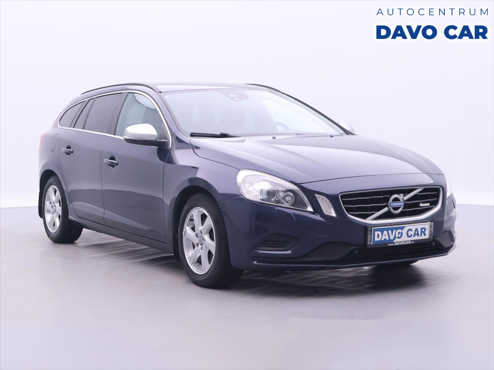 Volvo V60 2,4 D4 V5 120kW AWD R-design