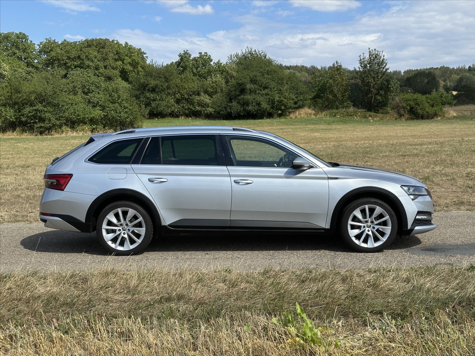 Škoda Superb 2,0 TDI 140kW DSG Scout 4x4 CZ