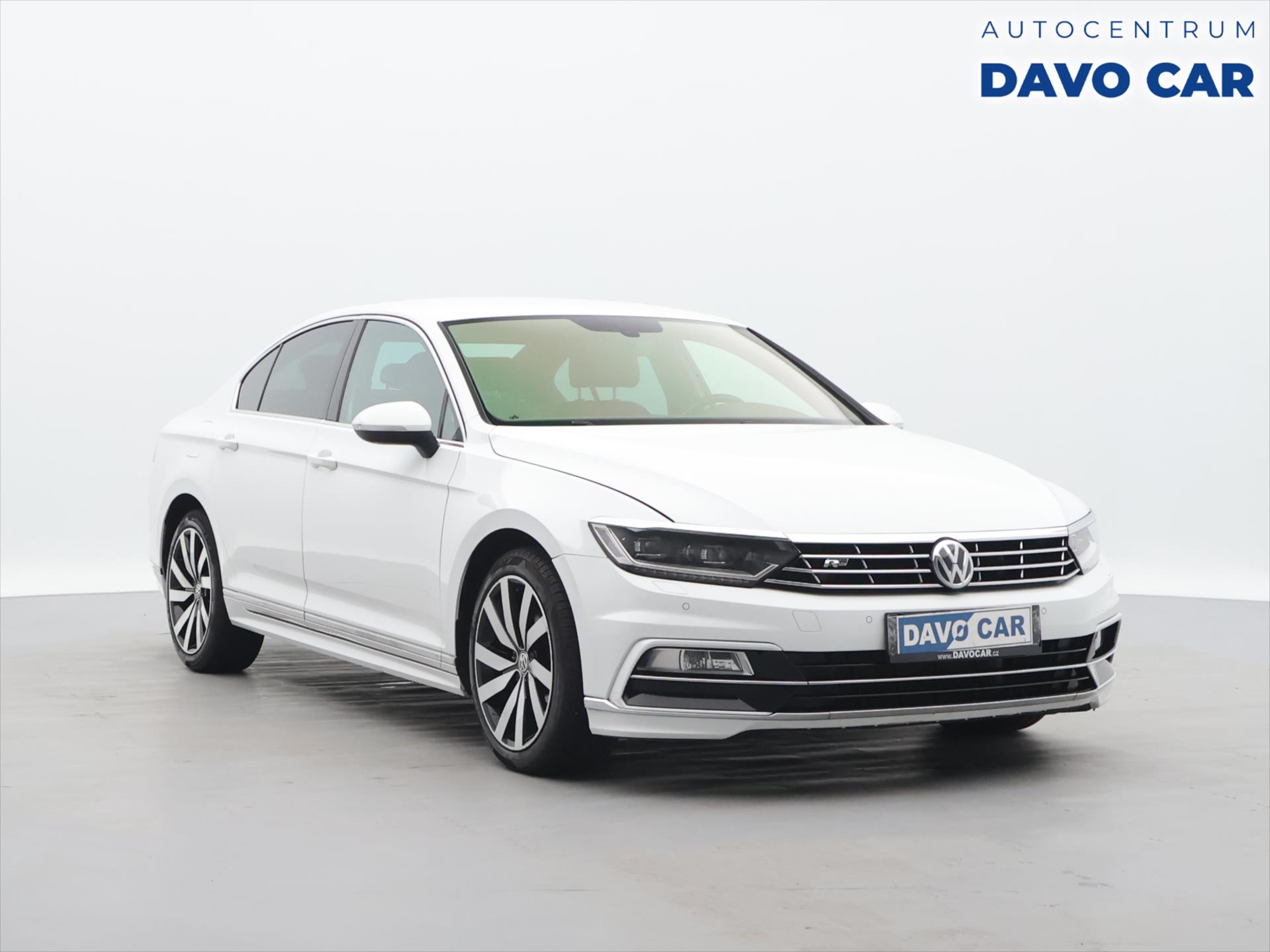 Volkswagen Passat 2,0 TDI 140kW DSG R-line CZ