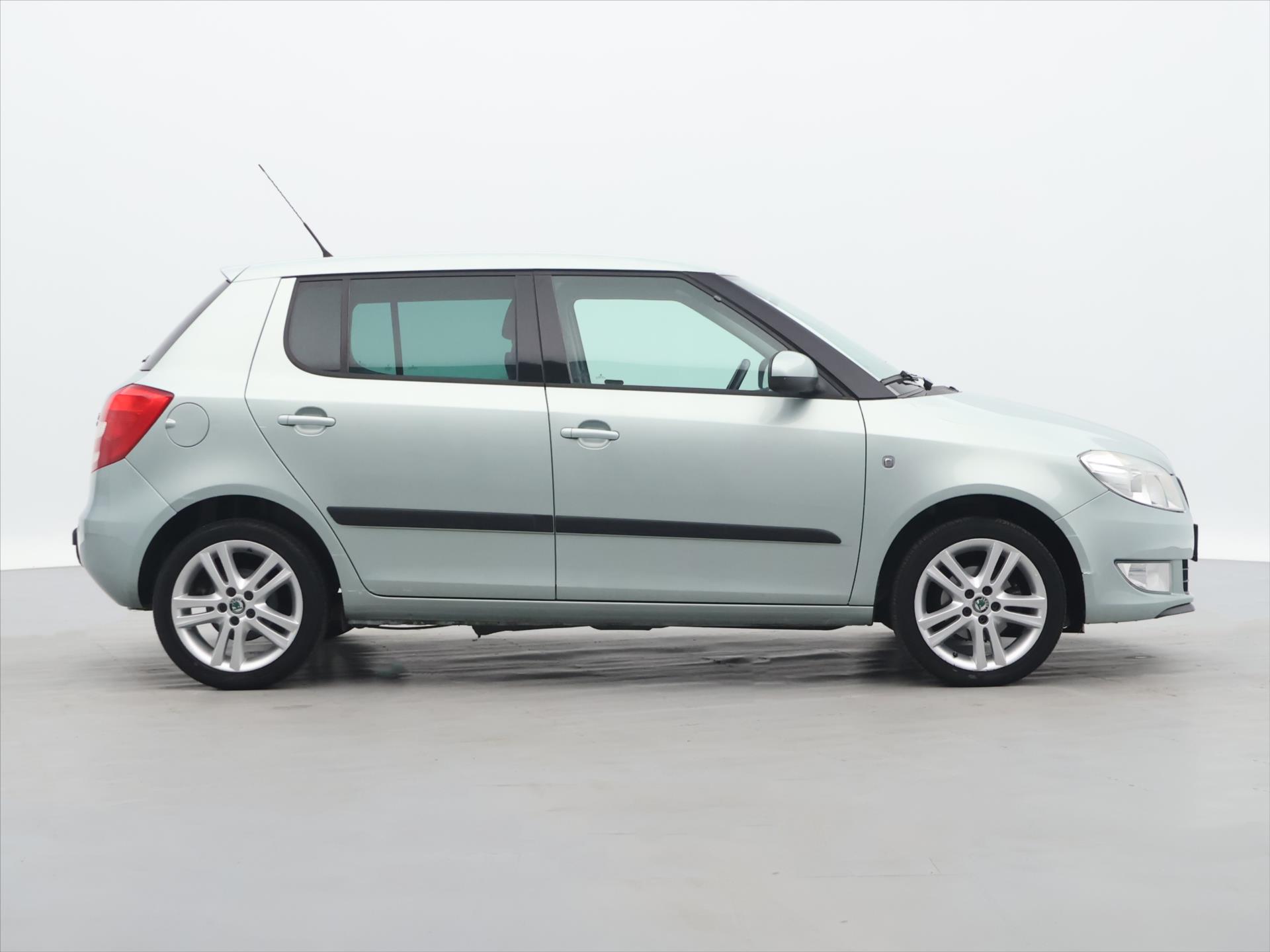 Škoda Fabia 1.2 i 51kW Elegance Sport CZ - foto 8