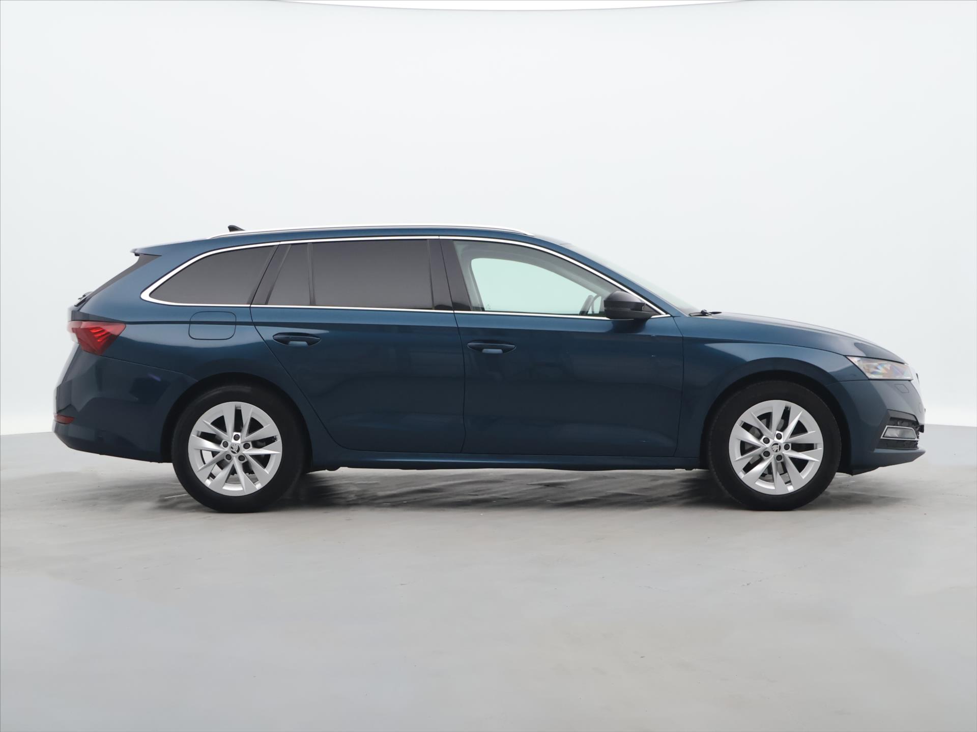 Škoda Octavia 2,0 TDI 110kW DSG Style CZ - foto 8