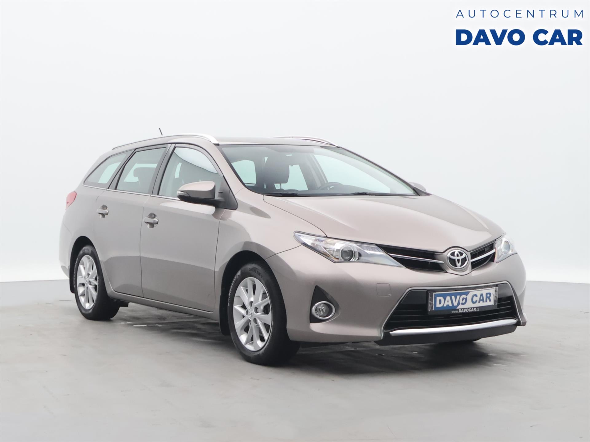 Toyota Auris 1,6 i 97kW Serv. Kniha