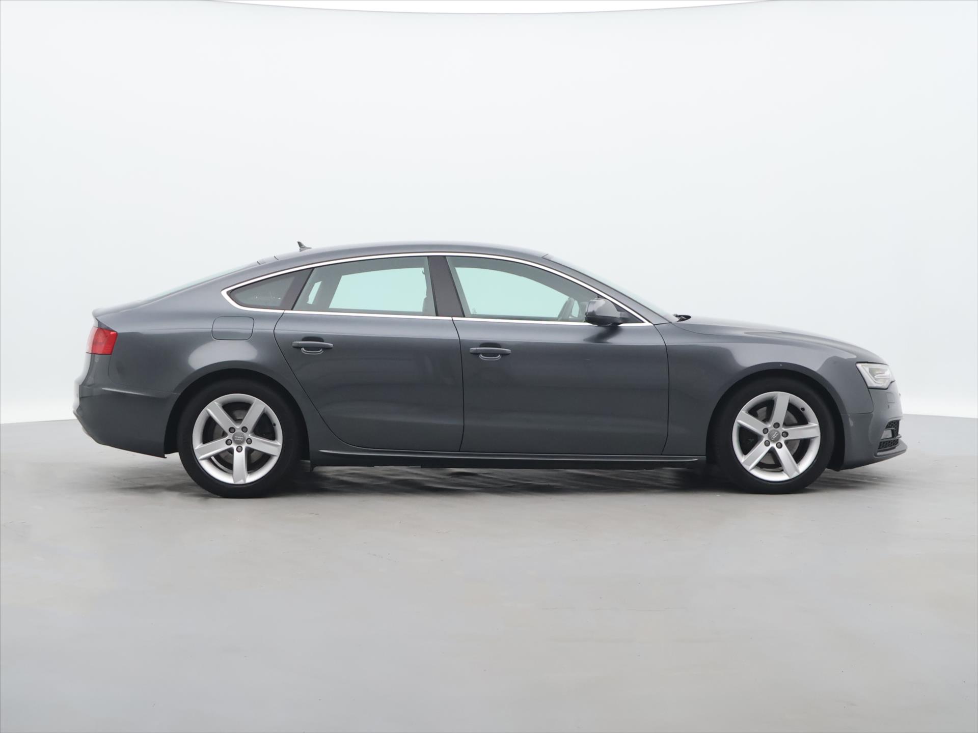Audi A5 2,0 TDI 130kW quattro S-tron - foto 8