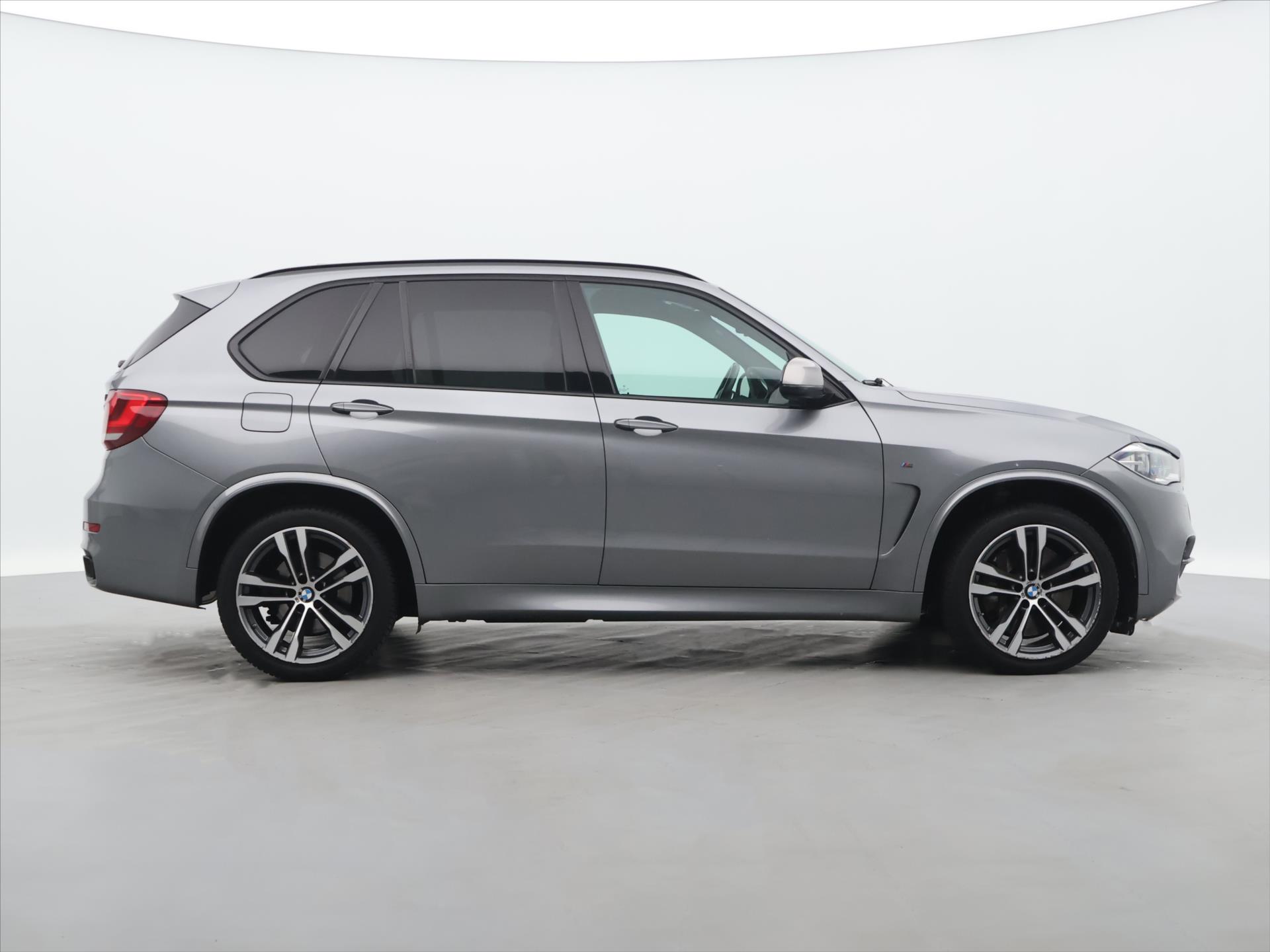 BMW X5 3,0 M50d 280kW xDrive Aut. CZ - foto 8