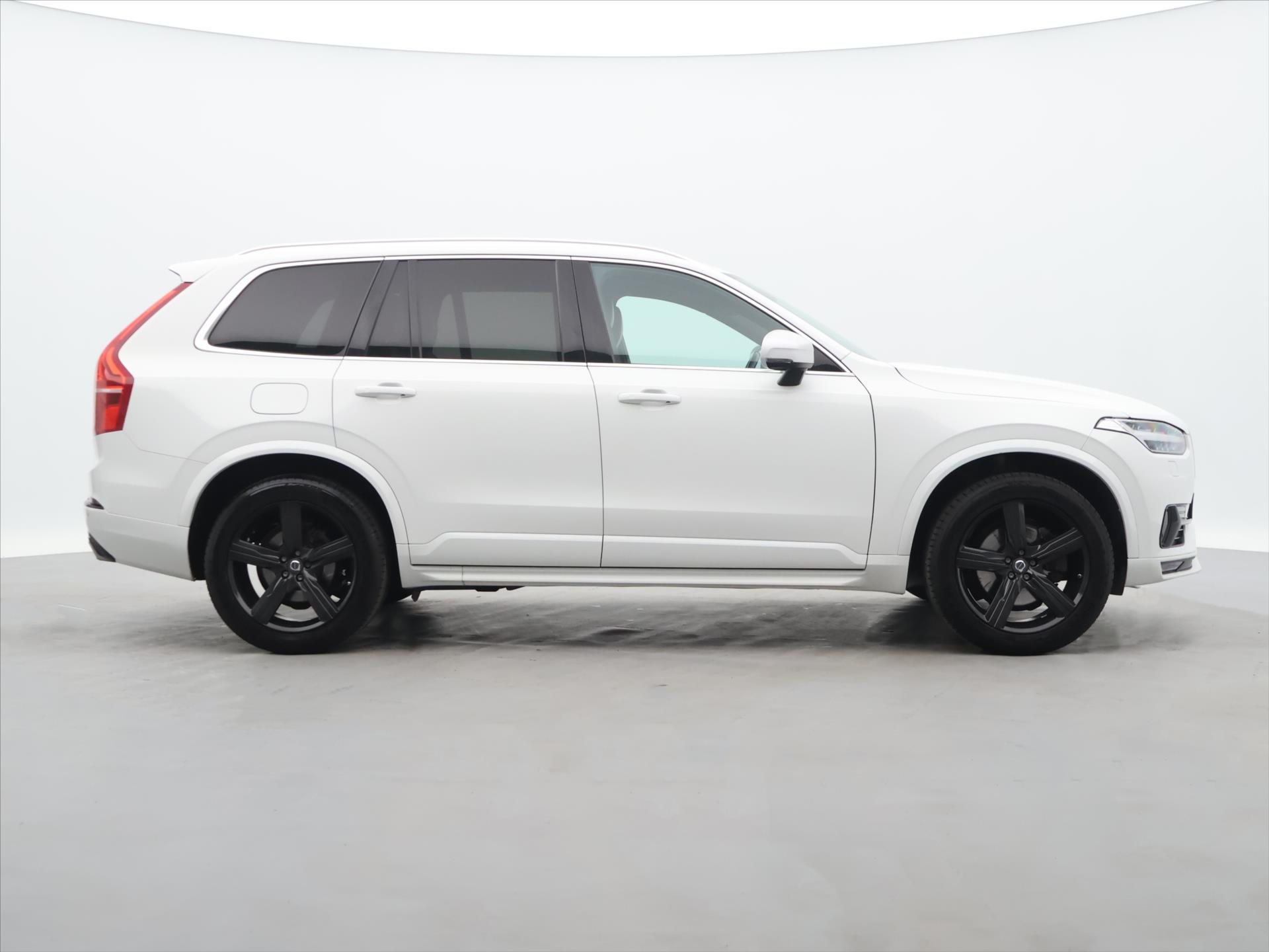 Volvo XC90 2,0 D5 165kW 4x4 Aut. R-Design - foto 8