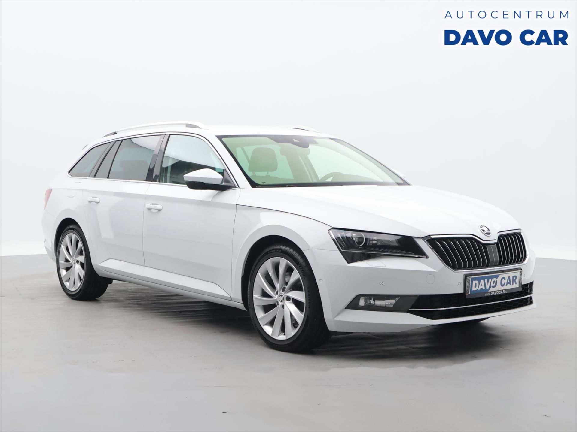 Škoda Superb 2,0 TDI 110kW DSG Style - foto 8