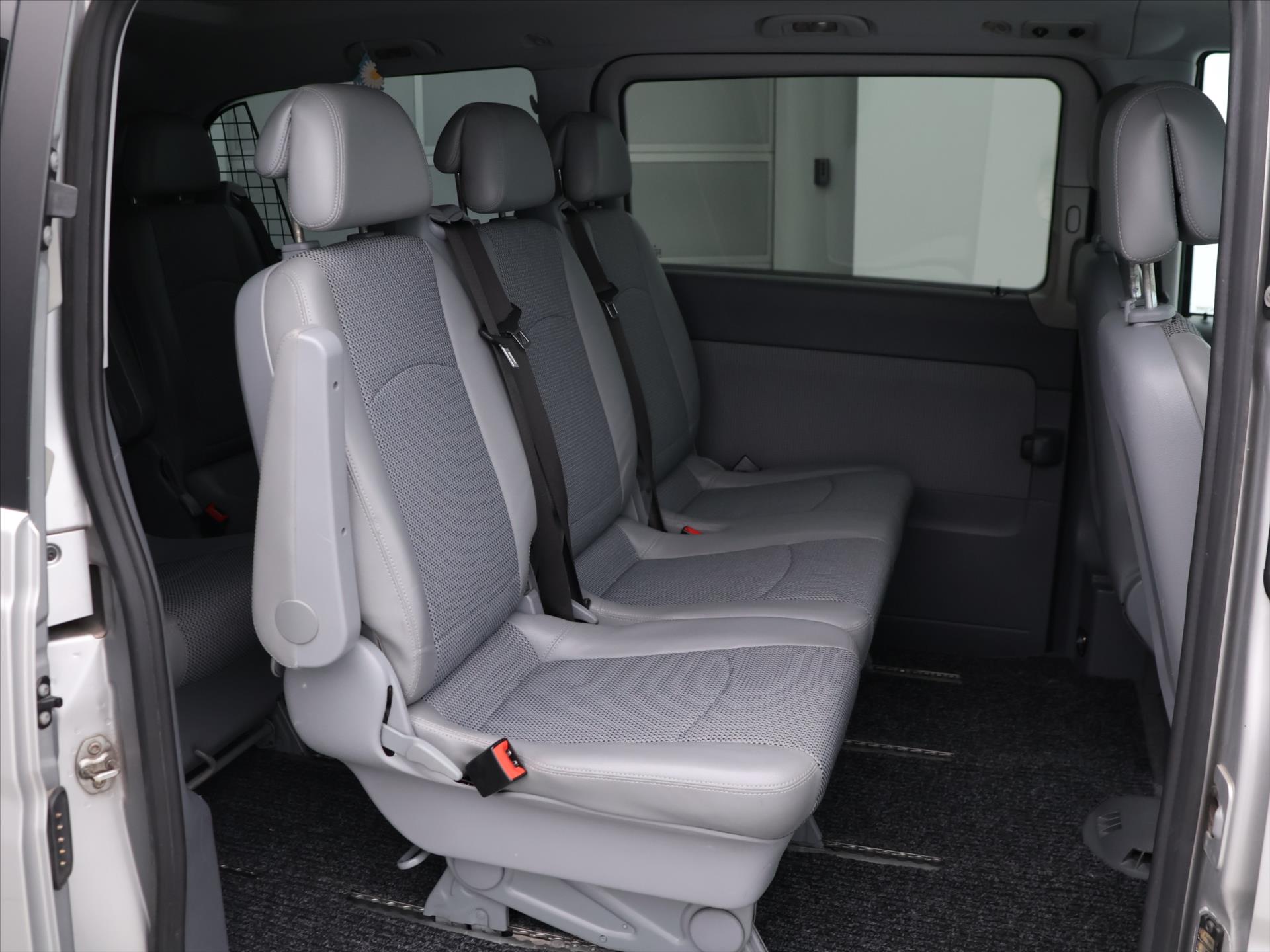 Mercedes-Benz Viano 2,2 CDI 110kW Aut. L CZ 7-Míst - foto 3