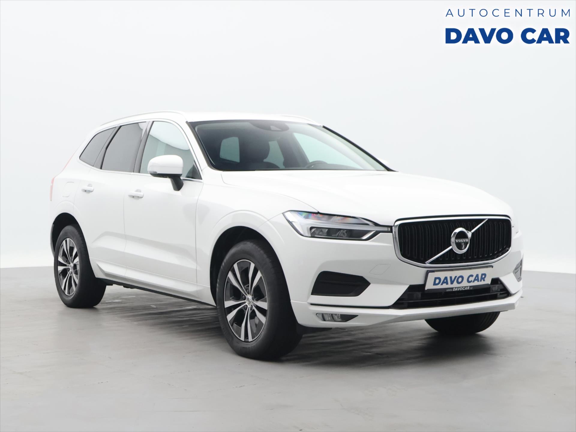 Volvo XC60 2,0 B4 145kW AWD Momentum CZ D