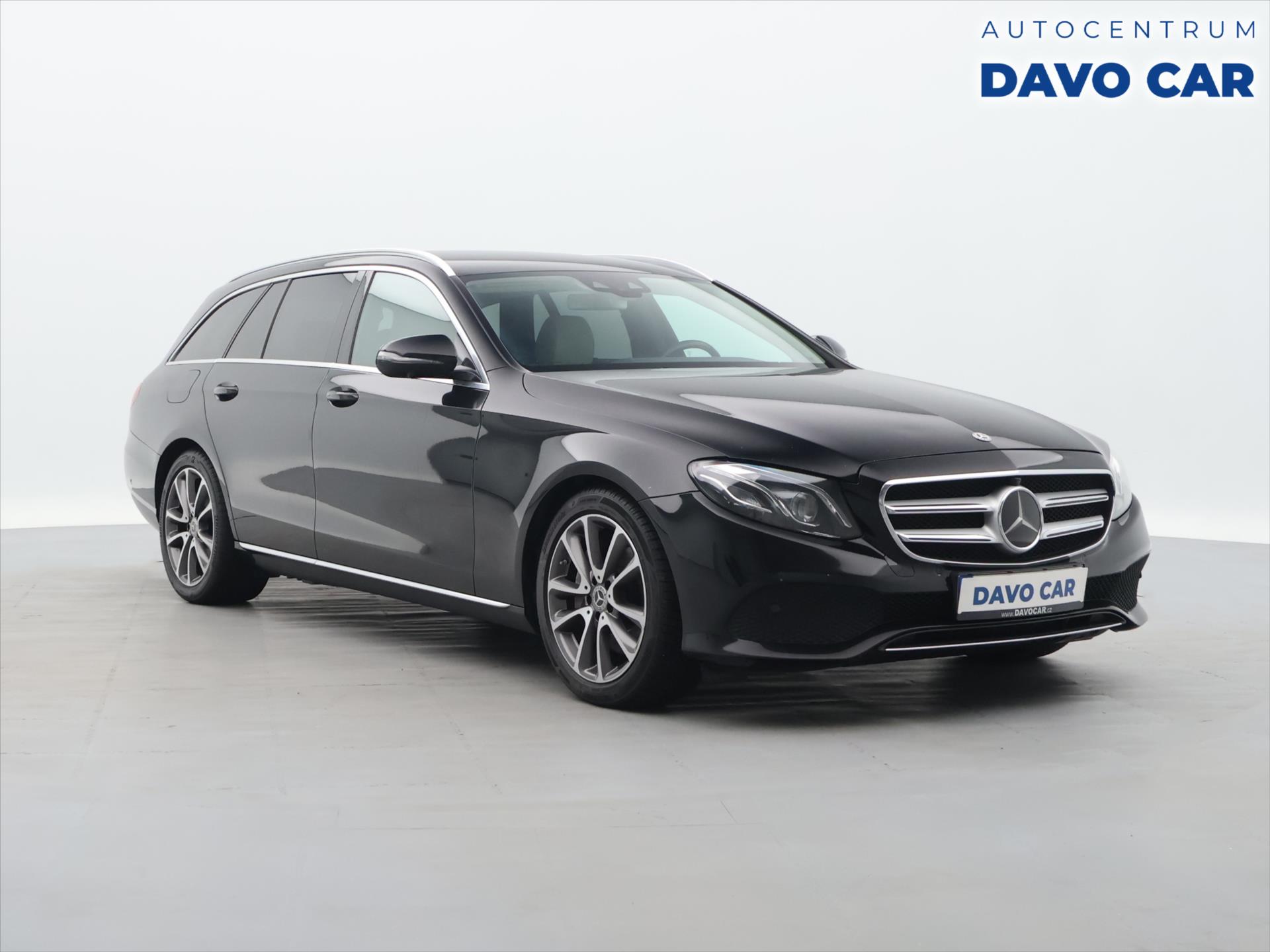 Mercedes-Benz Třídy E 2,0 300d 180kW DPH 360° Aut.
