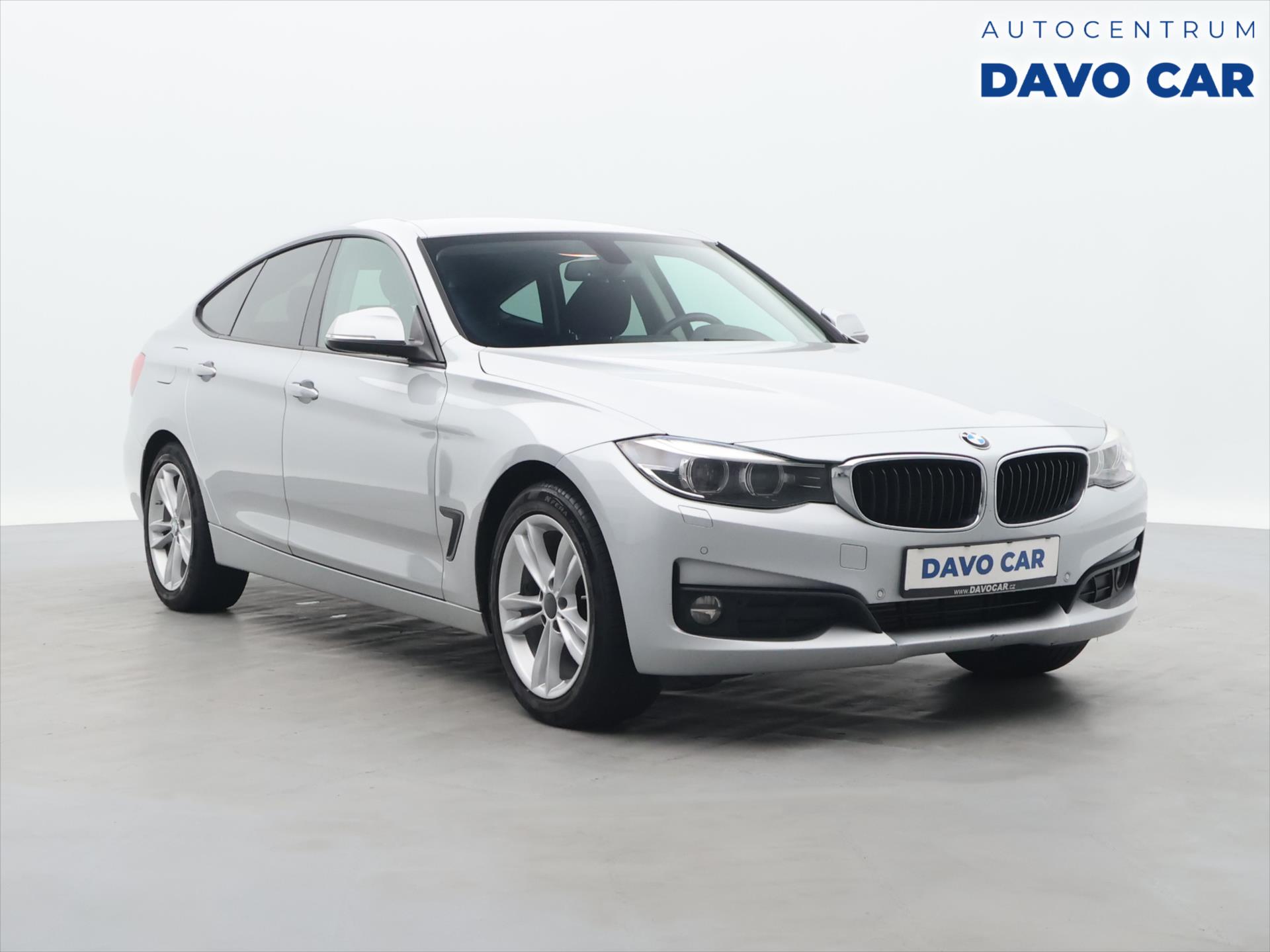 BMW Řada 3 2,0 320d 140kW xDrive CZ Sport