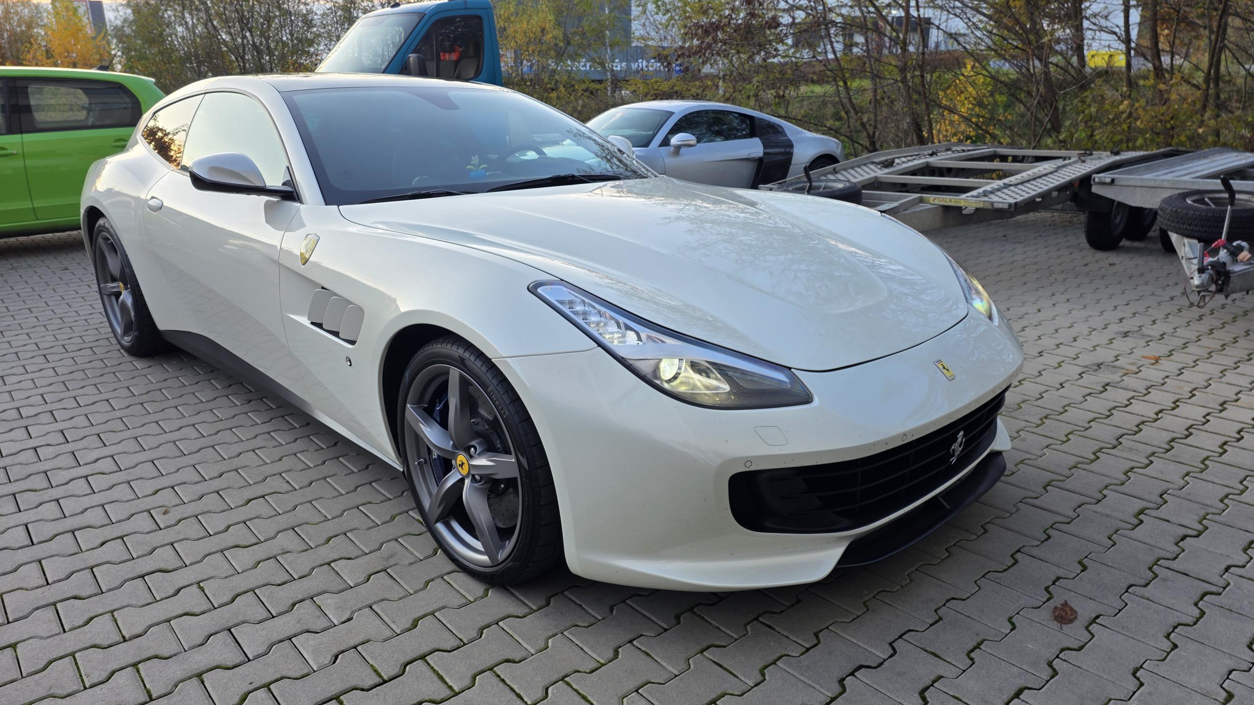 Ferrari GTC4 Lusso V12 SERVIS FERRARI