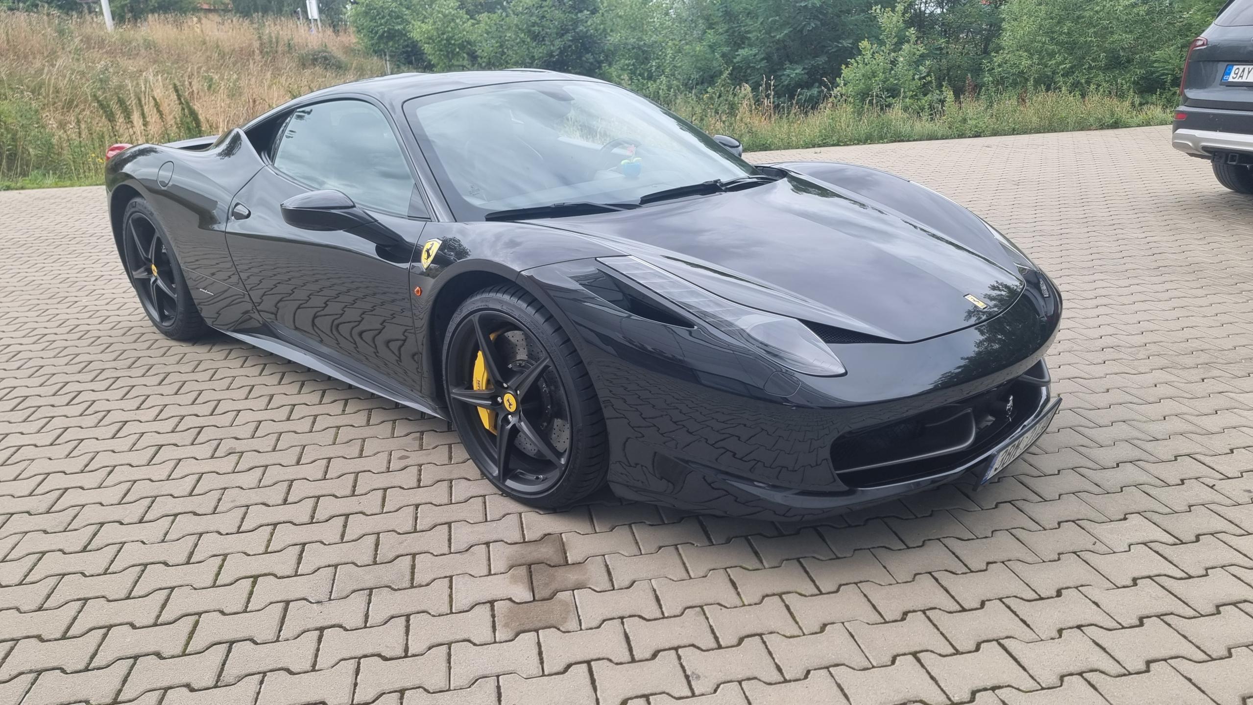 Ferrari 458 PLNÝ SERVIS LIFT KAMERA