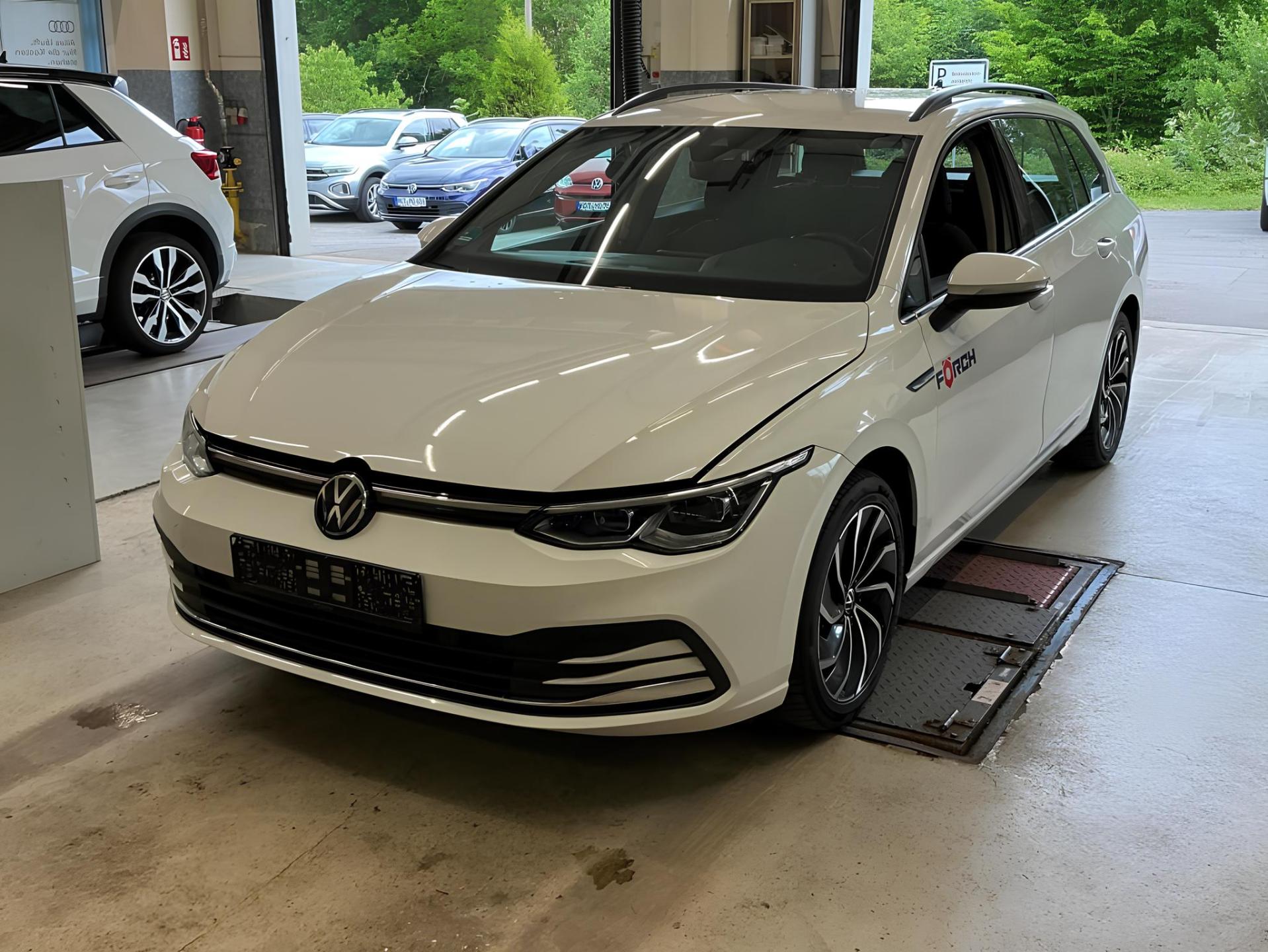 Volkswagen Golf 2.0TDI DSG 110kW Style DPH