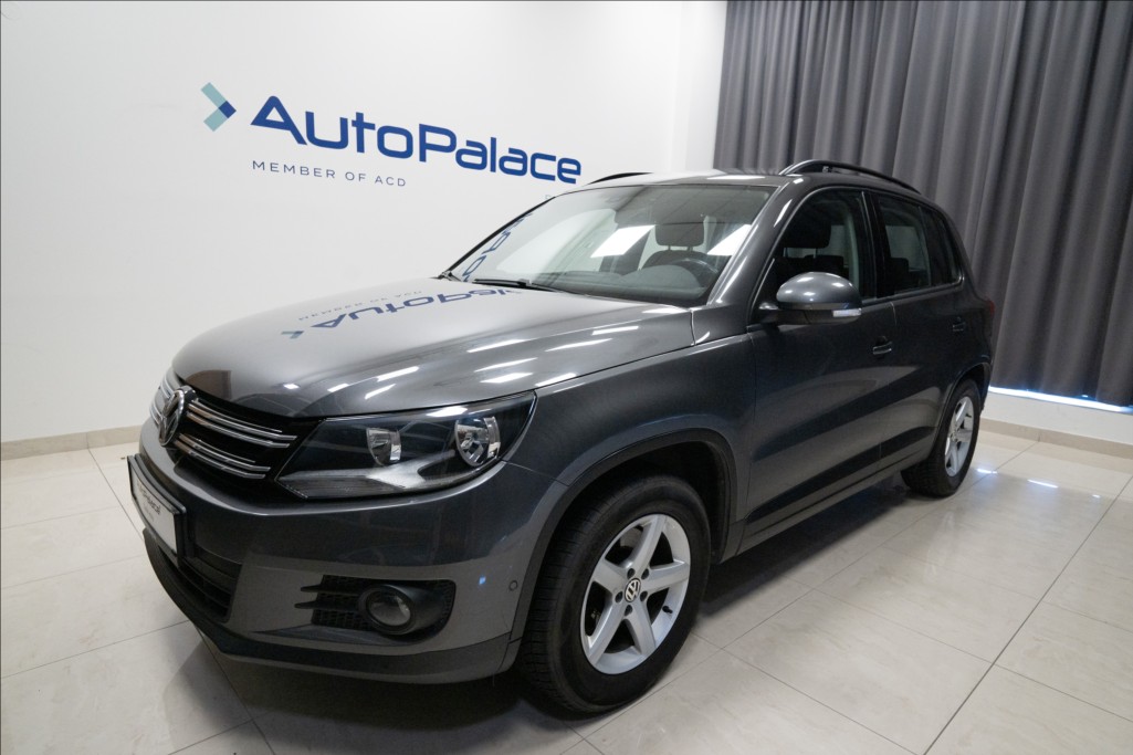 Volkswagen Tiguan 1,4 TSI KAMERA VÝHŘEV TAŽNÉ ČR